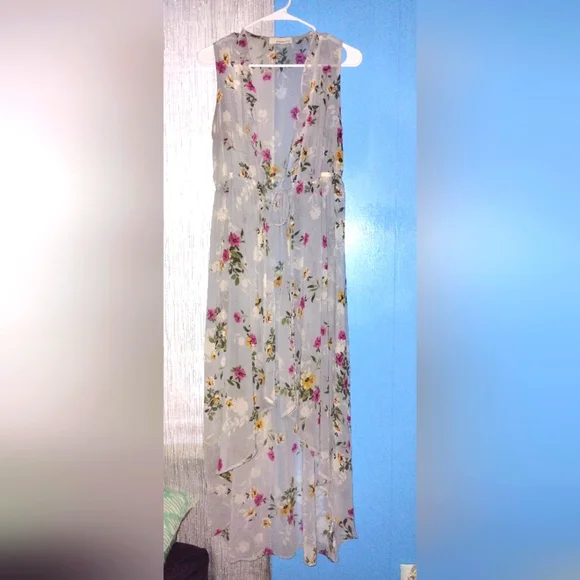 NWOT Floral Sheer Sleeveless Kimono - Picture 3 of 6